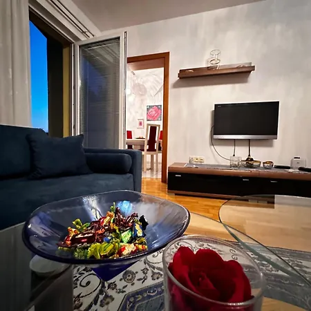 Srce Cazina Apartment