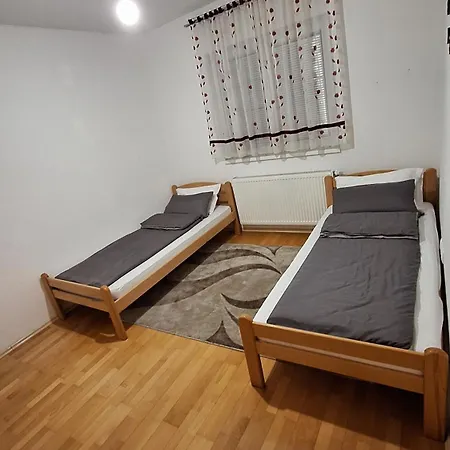Srce Cazina Apartment